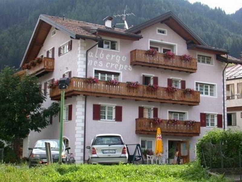 Hotel Nes Crepes Pozza di Fassa Exterior photo